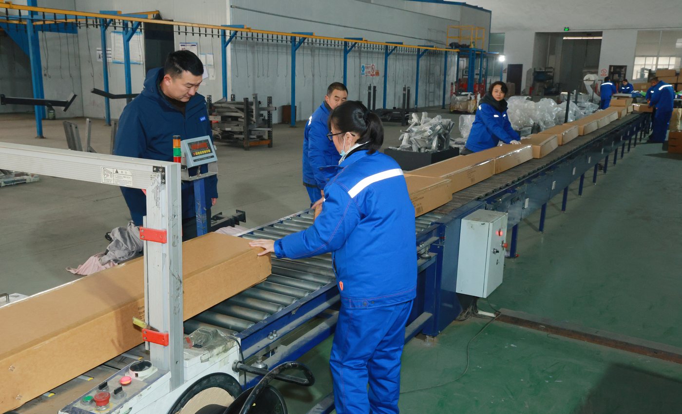 Packaging line for SENFENG SPORTS commercial fitness equipment export orders